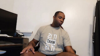 Cảnh quay cận cảnh từ góc nhìn người thứ nhất về những dương vật đen to lớn đang đâm mạnh vào mông của những người đồng tính nam nghiệp dư người Mỹ, kèm theo những cảnh xuất tinh nóng bỏng.