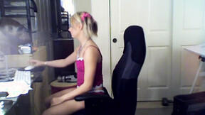 Nikki sexy teen babe