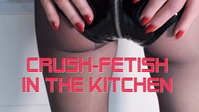 Crush-fetish in the kitchen