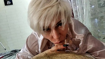Top Russian mature whore # 1 MILF AimeeParadise. Part one - "A woman who always has a cock in her mouth .!." ))