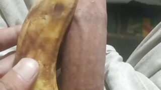 Pelacur gay montel Asia muda bersaiz besar dibogelkan