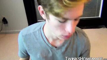 Andy and Nico records their bareback screwing for their fans