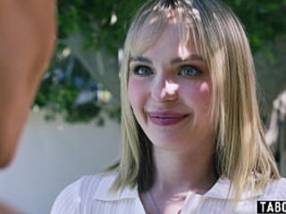 Mad stepfamily welcomes swap student into their home