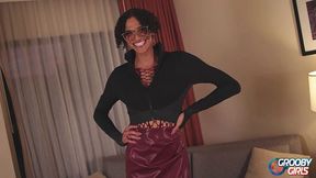 Adroit sweet thing - brunette clip - Grooby Girls