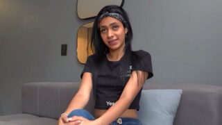 Morena gostosa tem sua bunda esticada por steven hard em uma sessão anal bruta