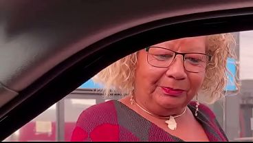 Fui buscar minha aposentadoria e gozei gostoso