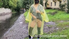 Teen in yellow raincoat shows pussy&#x1F32E;&#xFE0F; outside during rain