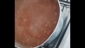 Novinha tomando banho