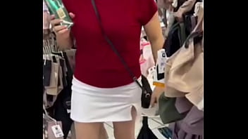 No shopping sem calcinha