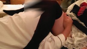 素人ハメ撮り　アイドル・メイドのスカートの中に顔を突っ込みたい　ソファでコスプレ中出しセックス