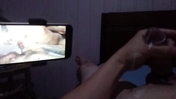 Gozando assistindo um bom boquete