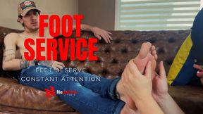 MASTER MIKE RECEIVES A FOOT MASSAGE SUB