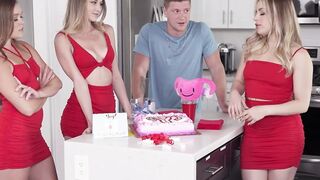 Stepsister Anna Claire Clouds and BFFs held a period party with guy there