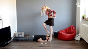 My neighbour is dominatrix