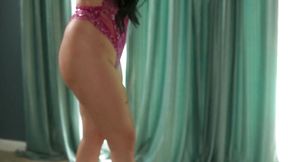 Pretty & Raw BTS - Diamond Franco Strips Down & Shows Off Her Bubble Butt