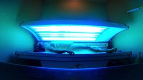 Sexy BBW Playing Public Tanning Bed
