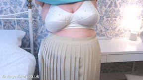 MATURE BBW LADY DRESSING AND UNDRESSING