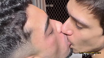 CHAMEI O COLEGA DE ACADEMIA PRA FAZER UM TREINO EM CASA, POR&Eacute_M FIZEMOS UMA PUTARIA GOSTOSA.