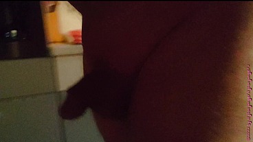 Exhibitionist im fremden Vorgarten bis zum KLO