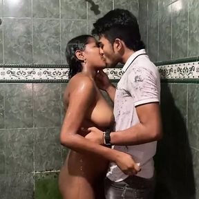 I fuck my COUSIN&#039;S PUSSY when she goes to the SHOWER.