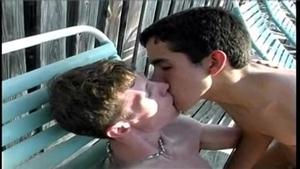 Boyz Party: Stunning Justin Joins the Action