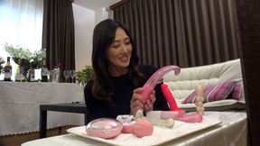 A035G11 A wife who is curious about a large amount of sex toys. Raw to a wife who secretly used it and got into heat!