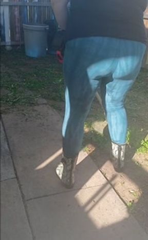 P1SSQUEEN had chores again.... Oops couldn't hold my Pee