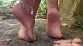 EyeCandyToes Dirty Soles Tease in the Mud