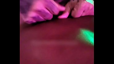 Irm&atilde_o da igreja deitado na maca chupando enquanto eu massageava