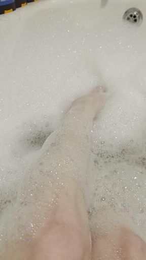 Bathtime soapy feet