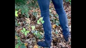 Gay Men Piss Outside In Public For A Secretive Outdoor Encounter