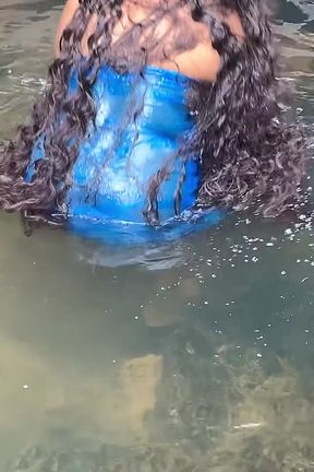 The King's Queet to Bath and the Forest Dwelled Water on Her and Her