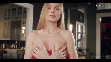 Blonde sizzles with pink pussy pleasure in wet close up