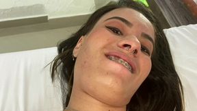 kel aguiar toda gostosinha fazerndo um delicioso beijo grego, e a escorre o mel