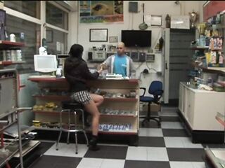 The Gas Station Attendant Has a Large Schlong to Suck and This chab Destroys My Vagina