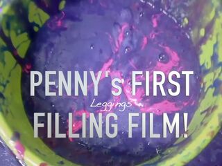 Filling my shiny ebony wetlook leggings with thick gunge!