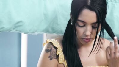 WebYoung Nia Nacci Helps Shy Babe Cum Outta her Shell