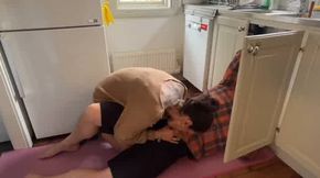 le plombier a droit a ma chatte