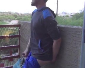 Masturbation im Freien auf dem Balkon 2