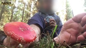 They Call Me Manlyfoot - Barefoot Naked Outdoors- Mushroom Picking in the Woods