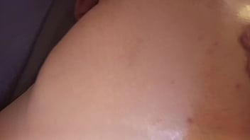Con mi amiga del campo, quiere su dosis de leche diaria, sus padres piensan que se vino a la ciudad a estudiar, pero esta cogiendo conmigo cada dia