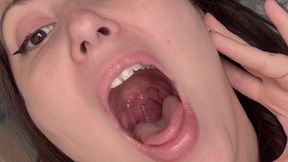 Female giant seduces you and ends up eating you