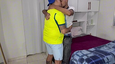 Brasileiro devolveu o Argentino pro maridão leitado, largo e marcado... ops ele que pediu