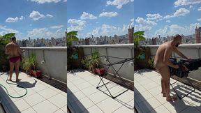 regando as plantas e estendendo roupa peladao