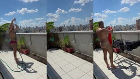 regando as plantas e estendendo roupa peladao