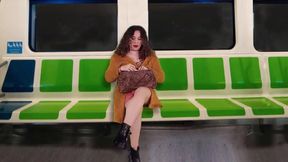 Seduciendo a un amigo en el tren' - Amiga de poca vista ofrece un