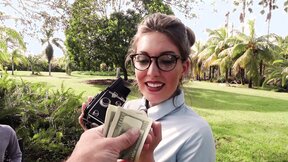 Sexy photographer gives up her pussy for some cash