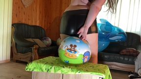 Quick Sit Pop! Bigbootylucy and Dragon Sit Popped 6 Beachballs! They Had No Chance Against Our Weight! 2 Cameras with Slow Motio