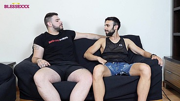 I bet with my friend a blowjob playing a game - Magic Javi & Zeus Ray
