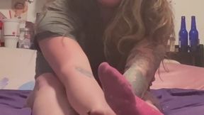 Starr shows you her feet